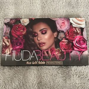 HUDA BEAUTY rose, gold remastered eyeshadow palette